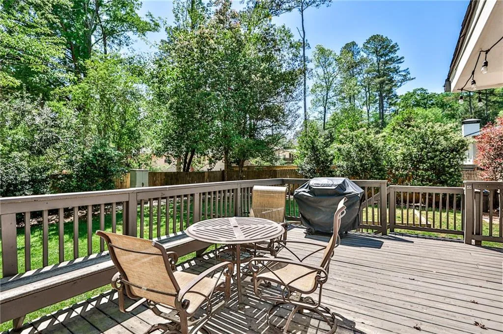 501 Carolwood Lane, Atlanta, Georgia 30342, 3 Bedrooms Bedrooms, ,2 BathroomsBathrooms,Residential,Sold,501 Carolwood Lane,7218761