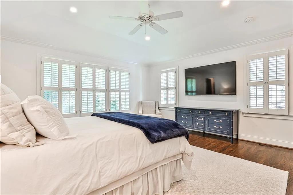 501 Carolwood Lane, Atlanta, Georgia 30342, 3 Bedrooms Bedrooms, ,2 BathroomsBathrooms,Residential,Sold,501 Carolwood Lane,7218761