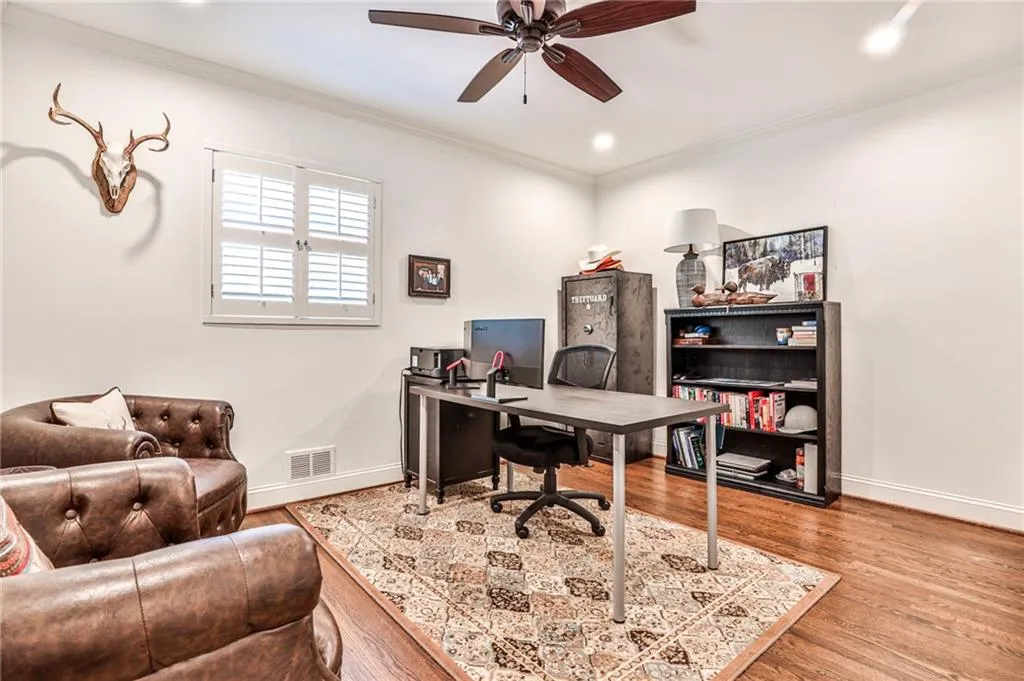 501 Carolwood Lane, Atlanta, Georgia 30342, 3 Bedrooms Bedrooms, ,2 BathroomsBathrooms,Residential,Sold,501 Carolwood Lane,7218761