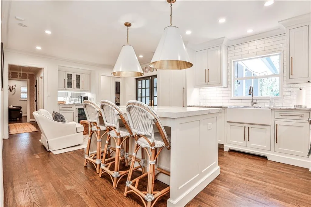501 Carolwood Lane, Atlanta, Georgia 30342, 3 Bedrooms Bedrooms, ,2 BathroomsBathrooms,Residential,Sold,501 Carolwood Lane,7218761