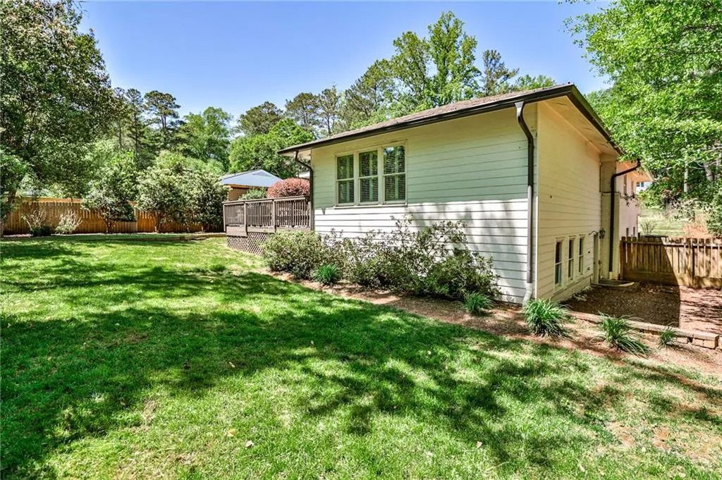 501 Carolwood Lane, Atlanta, Georgia 30342, 3 Bedrooms Bedrooms, ,2 BathroomsBathrooms,Residential,Sold,501 Carolwood Lane,7218761