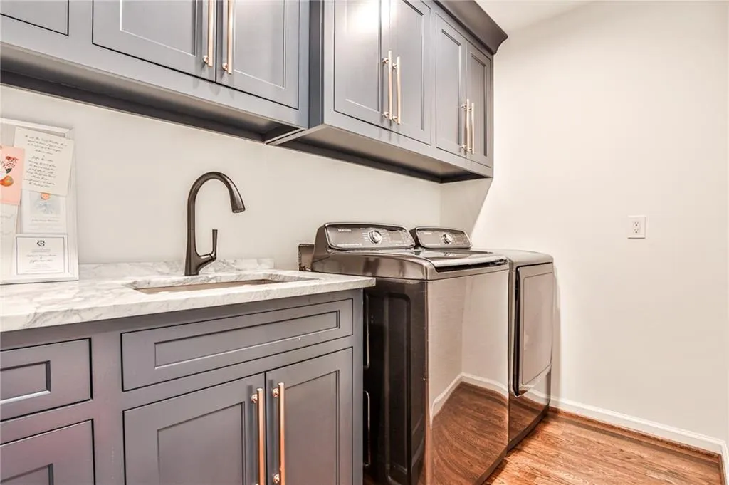 501 Carolwood Lane, Atlanta, Georgia 30342, 3 Bedrooms Bedrooms, ,2 BathroomsBathrooms,Residential,Sold,501 Carolwood Lane,7218761