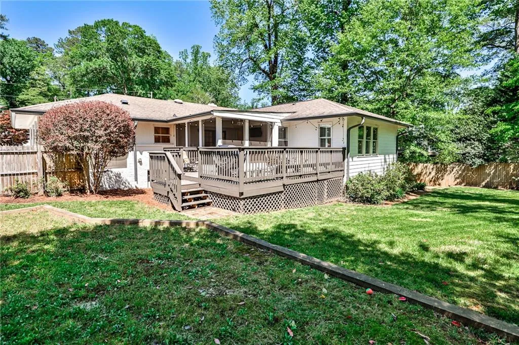 501 Carolwood Lane, Atlanta, Georgia 30342, 3 Bedrooms Bedrooms, ,2 BathroomsBathrooms,Residential,Sold,501 Carolwood Lane,7218761