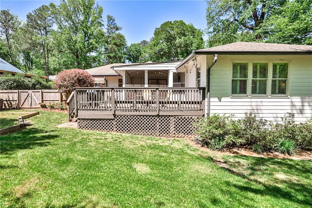 501 Carolwood Lane, Atlanta, Georgia 30342, 3 Bedrooms Bedrooms, ,2 BathroomsBathrooms,Residential,Sold,501 Carolwood Lane,7218761