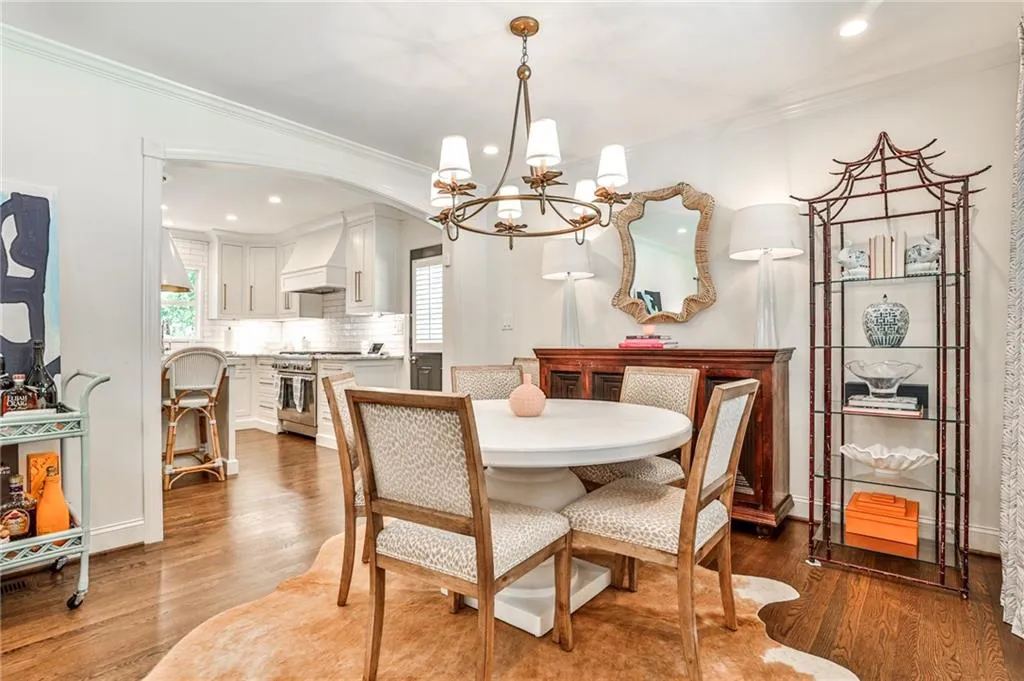 501 Carolwood Lane, Atlanta, Georgia 30342, 3 Bedrooms Bedrooms, ,2 BathroomsBathrooms,Residential,Sold,501 Carolwood Lane,7218761