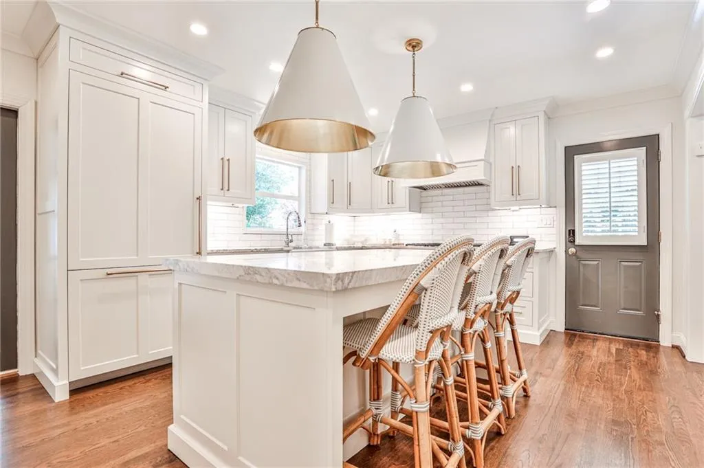 501 Carolwood Lane, Atlanta, Georgia 30342, 3 Bedrooms Bedrooms, ,2 BathroomsBathrooms,Residential,Sold,501 Carolwood Lane,7218761