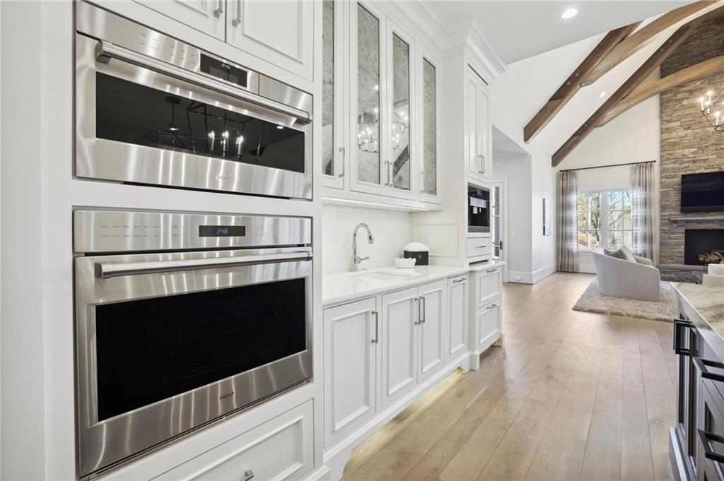 505 Kenbrook Drive, Sandy Springs, Georgia 30327, 7 Bedrooms Bedrooms, ,8 BathroomsBathrooms,Residential,Sold,505 Kenbrook Drive,7324065