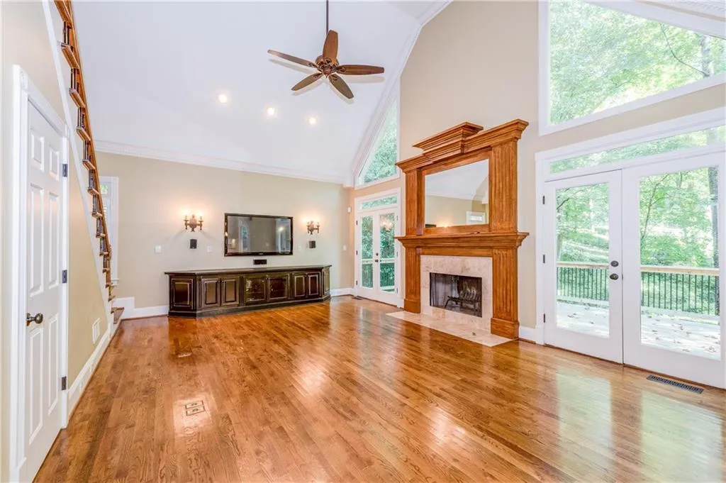 4545 Crestwicke Pointe, Sandy Springs, Georgia 30319, 4 Bedrooms Bedrooms, ,3 BathroomsBathrooms,Residential,Sold,4545 Crestwicke Pointe,6114720