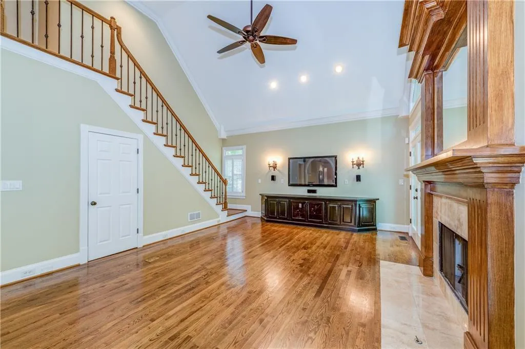 4545 Crestwicke Pointe, Sandy Springs, Georgia 30319, 4 Bedrooms Bedrooms, ,3 BathroomsBathrooms,Residential,Sold,4545 Crestwicke Pointe,6114720