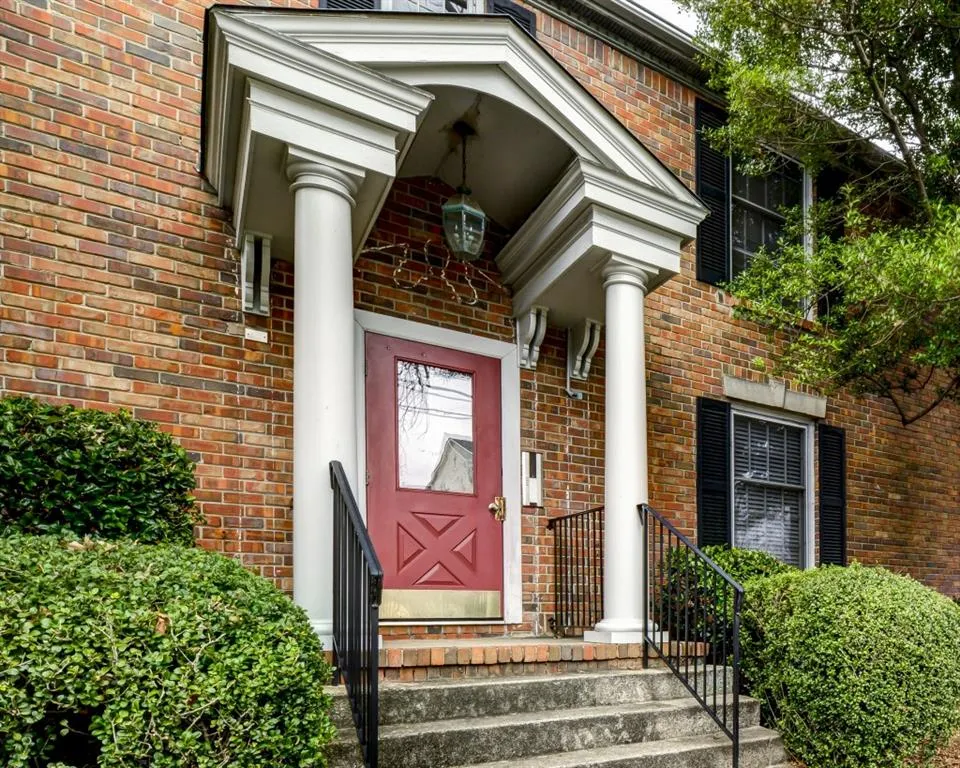 6700 Roswell Road Unit 32b, Sandy Springs, Georgia 30328, 2 Bedrooms Bedrooms, ,2 BathroomsBathrooms,Residential,Sold,6700 Roswell Road Unit 32b,5805189