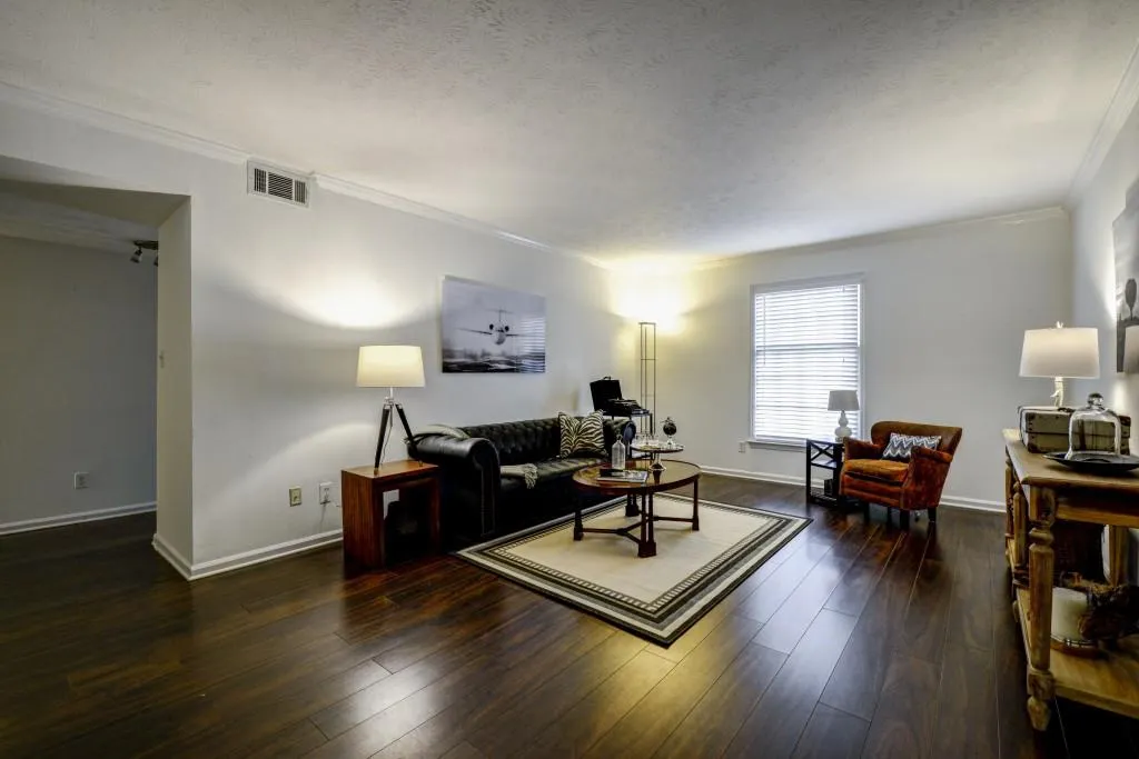 6700 Roswell Road Unit 32b, Sandy Springs, Georgia 30328, 2 Bedrooms Bedrooms, ,2 BathroomsBathrooms,Residential,Sold,6700 Roswell Road Unit 32b,5805189
