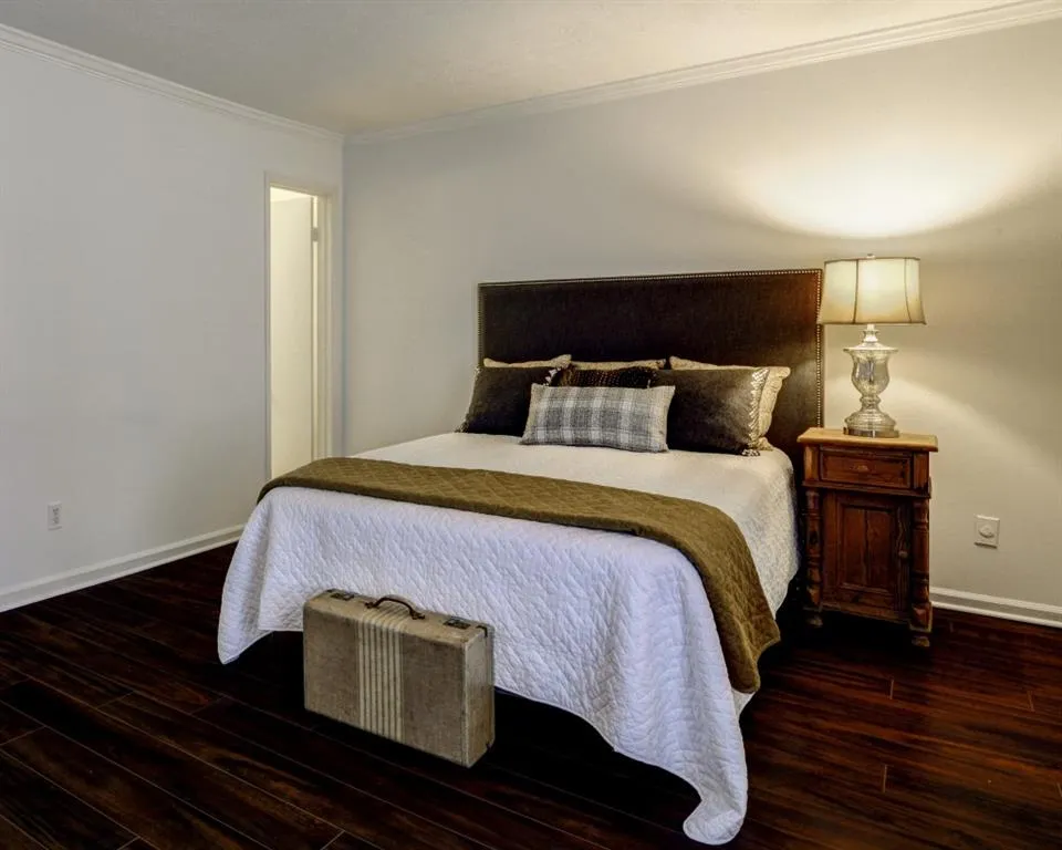 6700 Roswell Road Unit 32b, Sandy Springs, Georgia 30328, 2 Bedrooms Bedrooms, ,2 BathroomsBathrooms,Residential,Sold,6700 Roswell Road Unit 32b,5805189