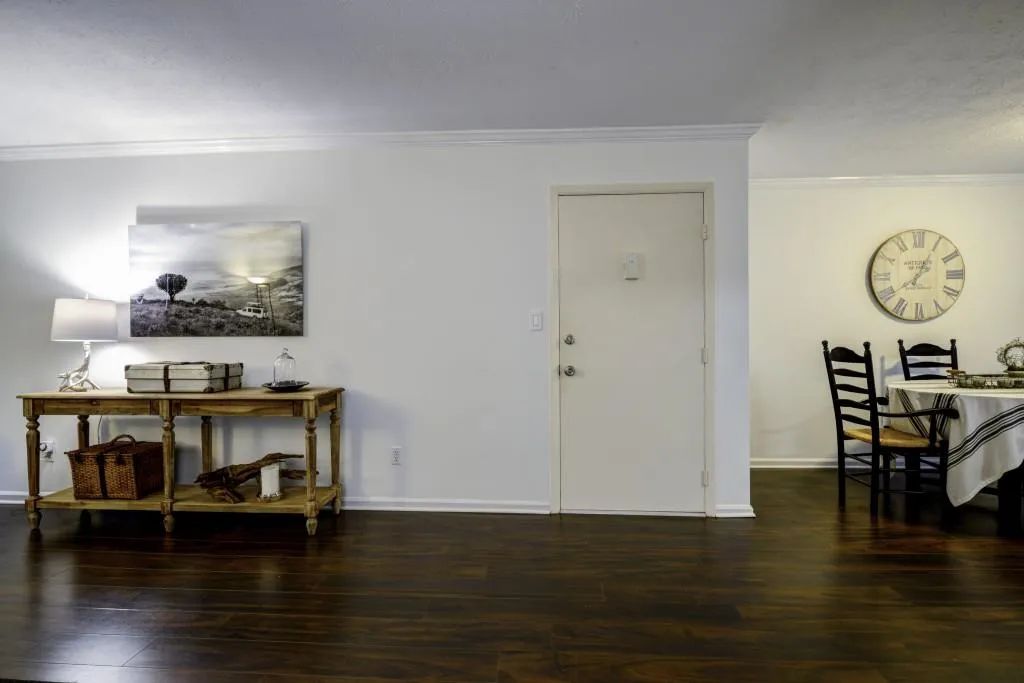 6700 Roswell Road Unit 32b, Sandy Springs, Georgia 30328, 2 Bedrooms Bedrooms, ,2 BathroomsBathrooms,Residential,Sold,6700 Roswell Road Unit 32b,5805189