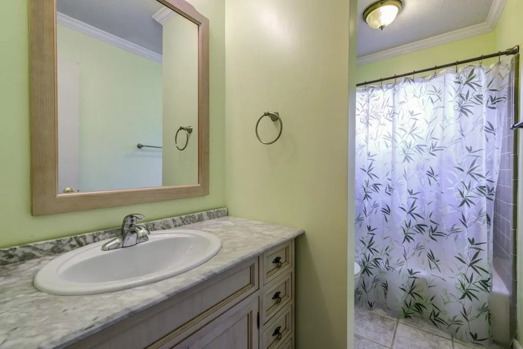 6700 Roswell Road Unit 32b, Sandy Springs, Georgia 30328, 2 Bedrooms Bedrooms, ,2 BathroomsBathrooms,Residential,Sold,6700 Roswell Road Unit 32b,5805189