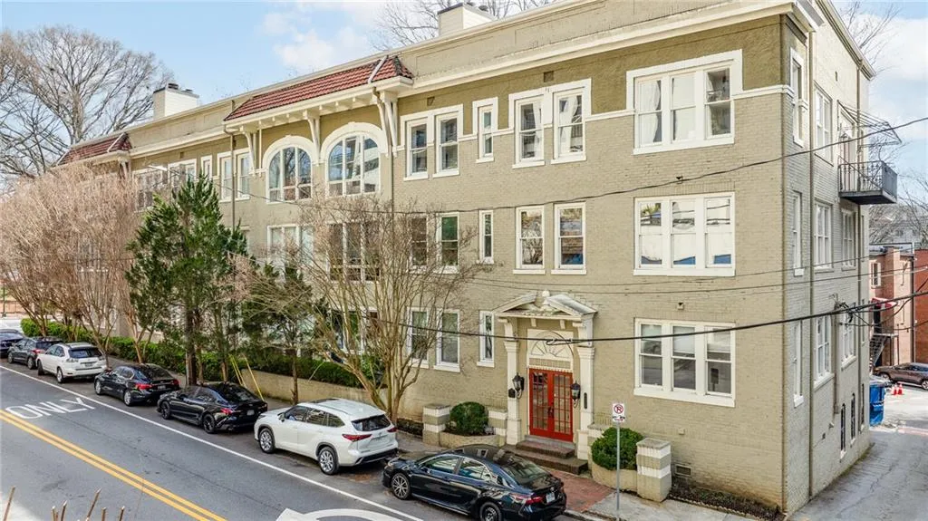 1116 Piedmont Avenue Ne Unit 12, Atlanta, Georgia 30309, 3 Bedrooms Bedrooms, ,3 BathroomsBathrooms,Residential,For Sale,1116 Piedmont Avenue Ne Unit 12,7536532
