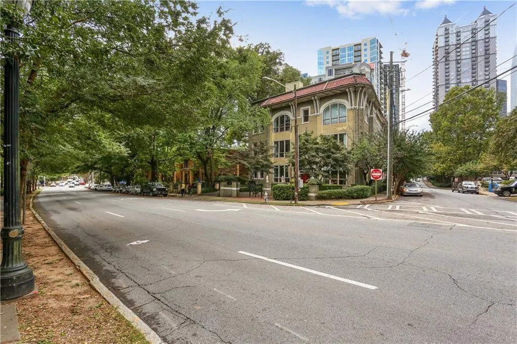1116 Piedmont Avenue Ne Unit 12, Atlanta, Georgia 30309, 3 Bedrooms Bedrooms, ,3 BathroomsBathrooms,Residential,For Sale,1116 Piedmont Avenue Ne Unit 12,7536532