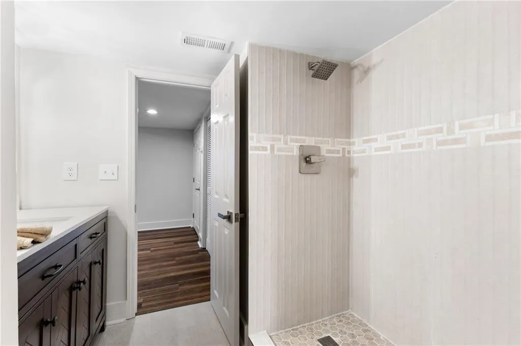 1116 Piedmont Avenue Ne Unit 12, Atlanta, Georgia 30309, 3 Bedrooms Bedrooms, ,3 BathroomsBathrooms,Residential,For Sale,1116 Piedmont Avenue Ne Unit 12,7536532