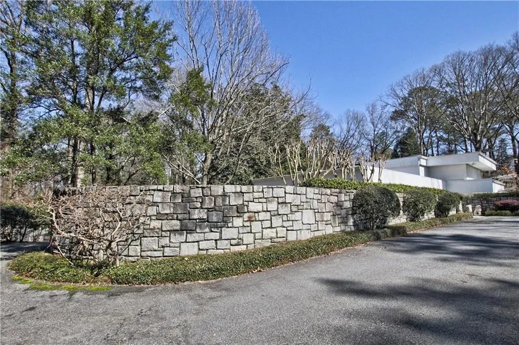 4363 Paran Place Nw, Atlanta, Georgia 30327, 4 Bedrooms Bedrooms, ,4 BathroomsBathrooms,Residential,Sold,4363 Paran Place Nw,5988214
