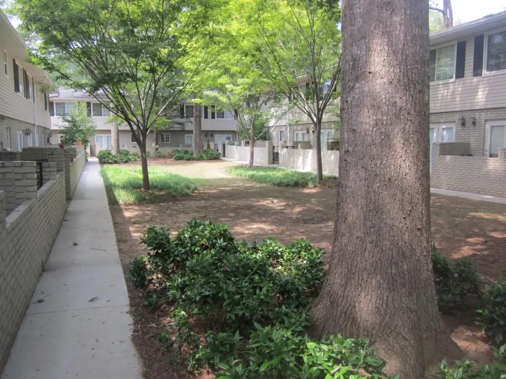 6940 Roswell Road Unit 20b, Sandy Springs, Georgia 30328, 2 Bedrooms Bedrooms, ,1 BathroomBathrooms,Residential,Sold,6940 Roswell Road Unit 20b,5747418