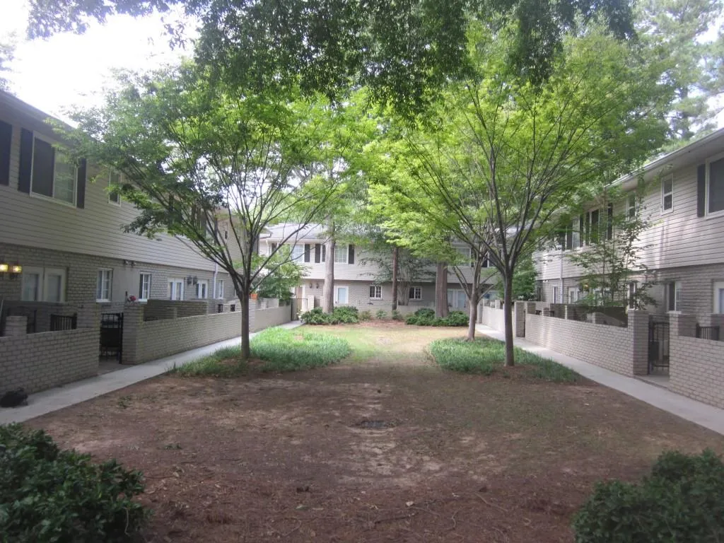 6940 Roswell Road Unit 20b, Sandy Springs, Georgia 30328, 2 Bedrooms Bedrooms, ,1 BathroomBathrooms,Residential,Sold,6940 Roswell Road Unit 20b,5747418