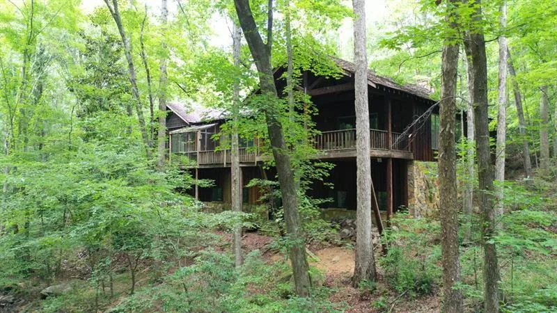 7 Wildwood Valley, Sandy Springs, Georgia 30350, 3 Bedrooms Bedrooms, ,3 BathroomsBathrooms,Residential,Sold,7 Wildwood Valley,6637970