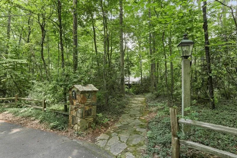 7 Wildwood Valley, Sandy Springs, Georgia 30350, 3 Bedrooms Bedrooms, ,3 BathroomsBathrooms,Residential,Sold,7 Wildwood Valley,6637970