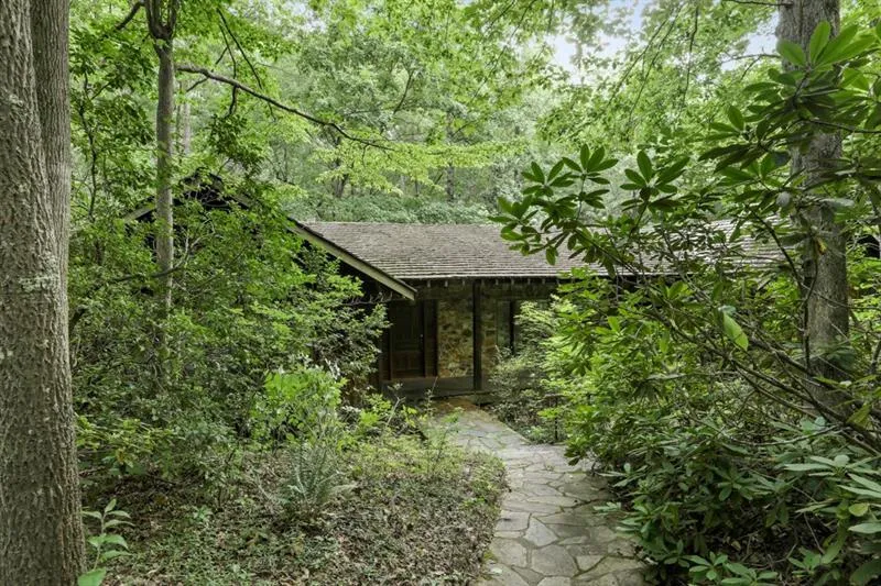 7 Wildwood Valley, Sandy Springs, Georgia 30350, 3 Bedrooms Bedrooms, ,3 BathroomsBathrooms,Residential,Sold,7 Wildwood Valley,6637970