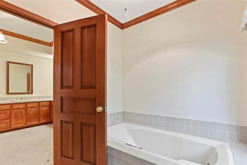 7 Wildwood Valley, Sandy Springs, Georgia 30350, 3 Bedrooms Bedrooms, ,3 BathroomsBathrooms,Residential,Sold,7 Wildwood Valley,6637970