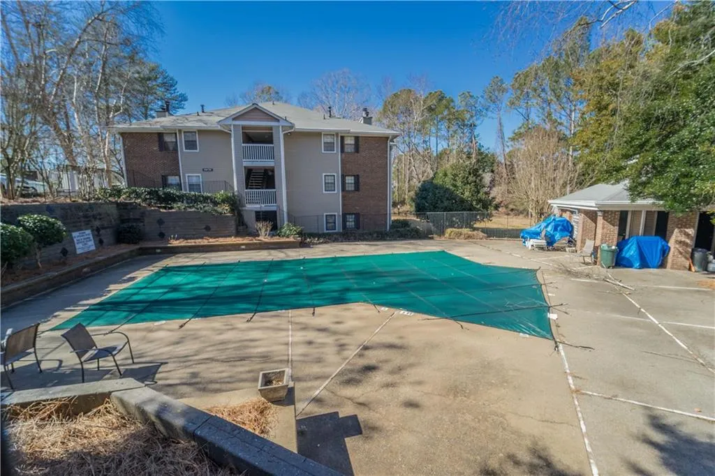109 Barrington Hills Drive, Sandy Springs, Georgia 30350, 2 Bedrooms Bedrooms, ,2 BathroomsBathrooms,Residential,Sold,109 Barrington Hills Drive,6836110