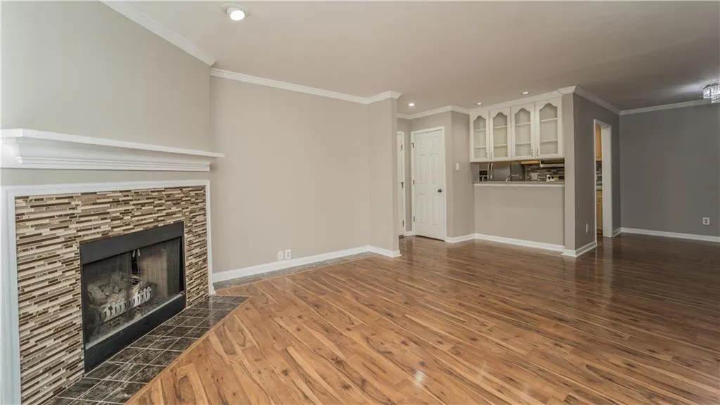 109 Barrington Hills Drive, Sandy Springs, Georgia 30350, 2 Bedrooms Bedrooms, ,2 BathroomsBathrooms,Residential,Sold,109 Barrington Hills Drive,6836110