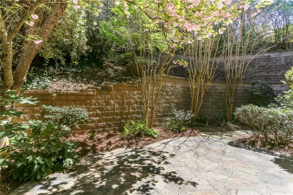 7155 Roswell Road Unit 45, Sandy Springs, Georgia 30328, 4 Bedrooms Bedrooms, ,2 BathroomsBathrooms,Residential,Sold,7155 Roswell Road Unit 45,6865742