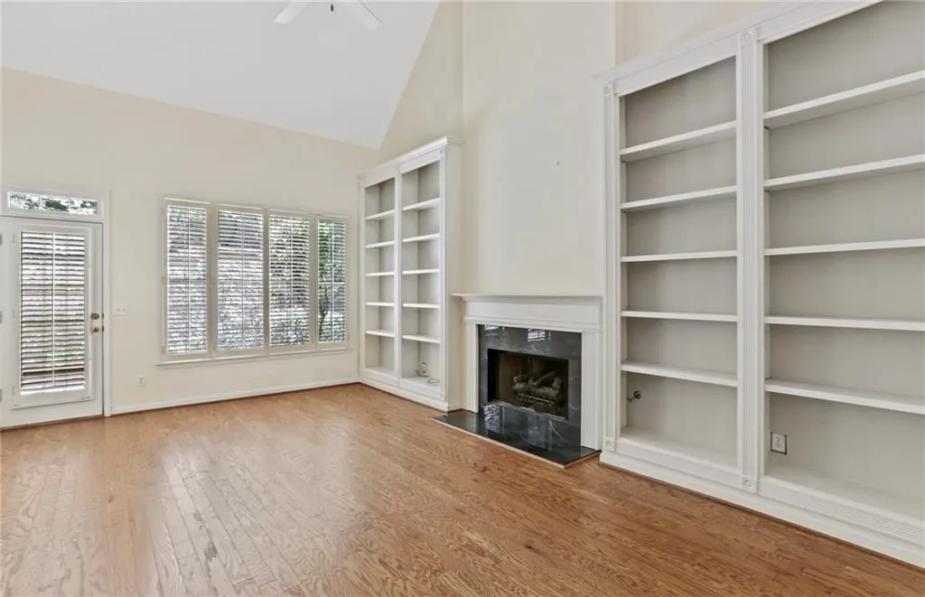 7155 Roswell Road Unit 45, Sandy Springs, Georgia 30328, 4 Bedrooms Bedrooms, ,2 BathroomsBathrooms,Residential,Sold,7155 Roswell Road Unit 45,6865742