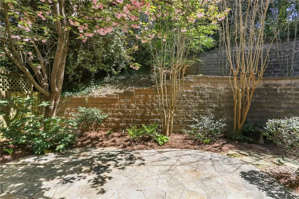 7155 Roswell Road Unit 45, Sandy Springs, Georgia 30328, 4 Bedrooms Bedrooms, ,2 BathroomsBathrooms,Residential,Sold,7155 Roswell Road Unit 45,6865742