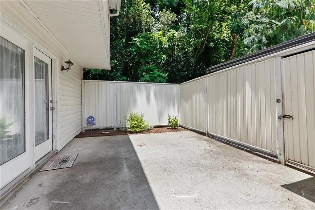 7158 Stonington Drive, Atlanta, Georgia 30328, 3 Bedrooms Bedrooms, ,2 BathroomsBathrooms,Residential,Sold,7158 Stonington Drive,6597297