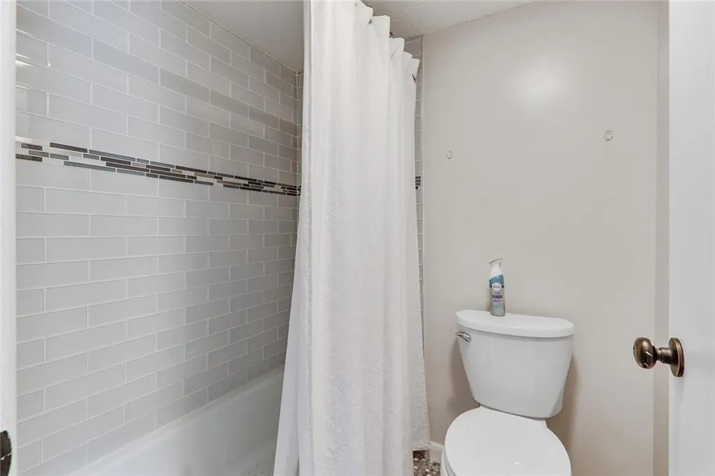 7158 Stonington Drive, Atlanta, Georgia 30328, 3 Bedrooms Bedrooms, ,2 BathroomsBathrooms,Residential,Sold,7158 Stonington Drive,6597297