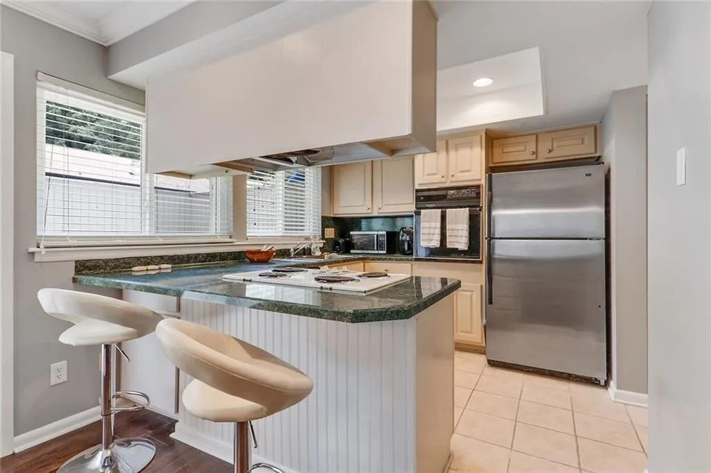 7158 Stonington Drive, Atlanta, Georgia 30328, 3 Bedrooms Bedrooms, ,2 BathroomsBathrooms,Residential,Sold,7158 Stonington Drive,6597297