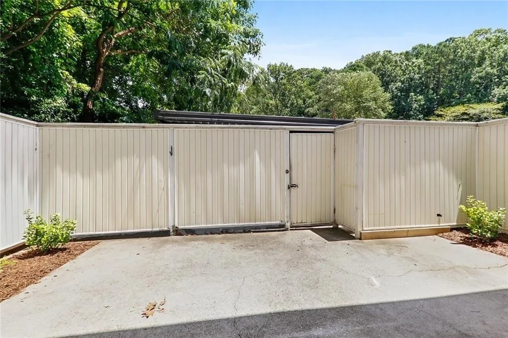 7158 Stonington Drive, Atlanta, Georgia 30328, 3 Bedrooms Bedrooms, ,2 BathroomsBathrooms,Residential,Sold,7158 Stonington Drive,6597297