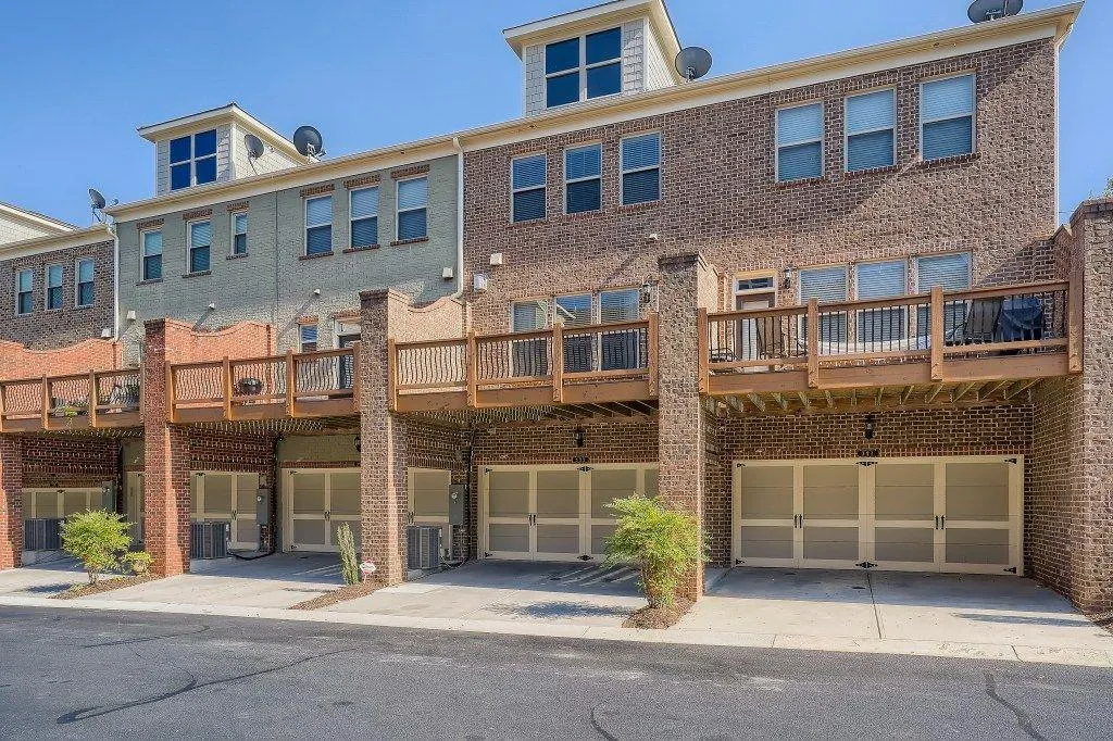 323 Alderwood Lane, Atlanta, Georgia 30328, 3 Bedrooms Bedrooms, ,3 BathroomsBathrooms,Residential,Sold,323 Alderwood Lane,7071581