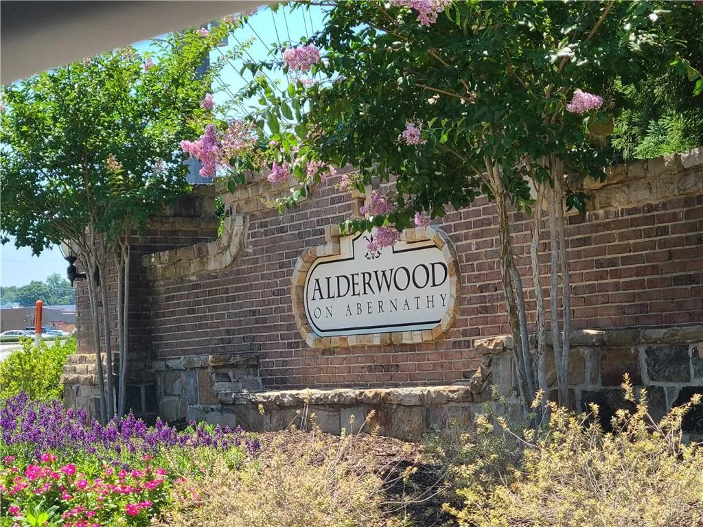 323 Alderwood Lane, Atlanta, Georgia 30328, 3 Bedrooms Bedrooms, ,3 BathroomsBathrooms,Residential,Sold,323 Alderwood Lane,7071581