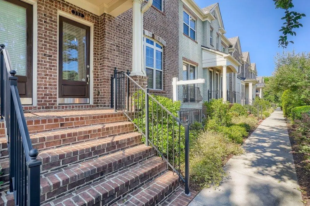 323 Alderwood Lane, Atlanta, Georgia 30328, 3 Bedrooms Bedrooms, ,3 BathroomsBathrooms,Residential,Sold,323 Alderwood Lane,7071581