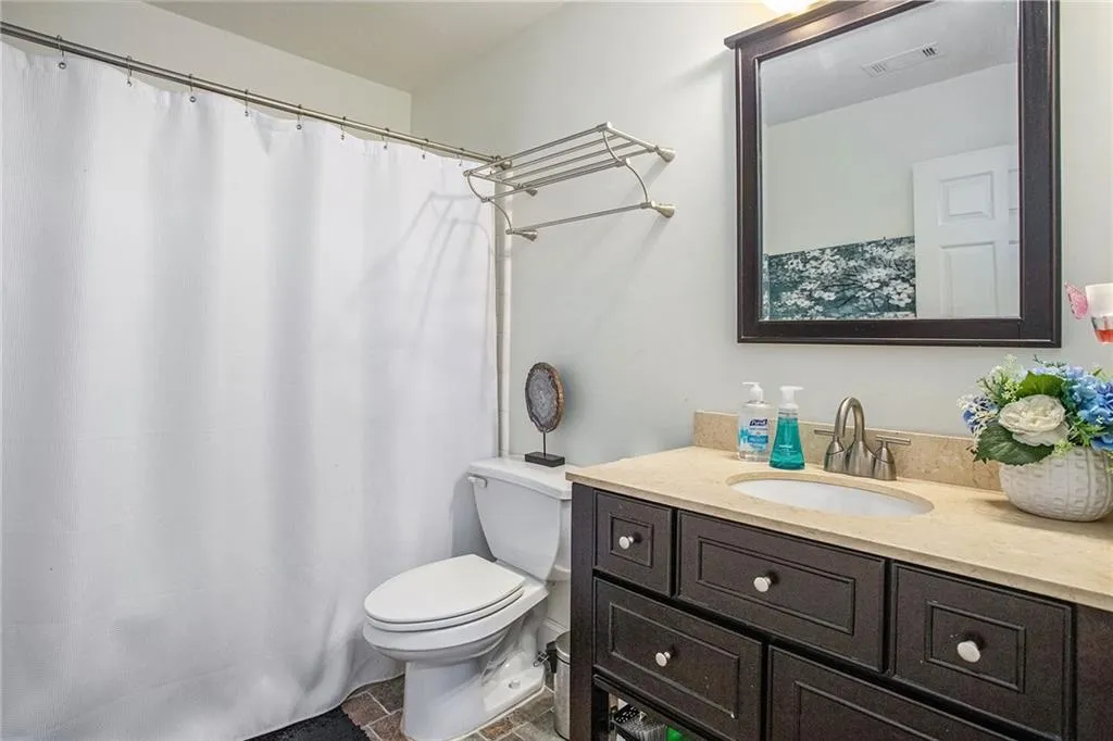 30 Dunwoody Springs Drive, Sandy Springs, Georgia 30328, 2 Bedrooms Bedrooms, ,2 BathroomsBathrooms,Residential,Sold,30 Dunwoody Springs Drive,7086927