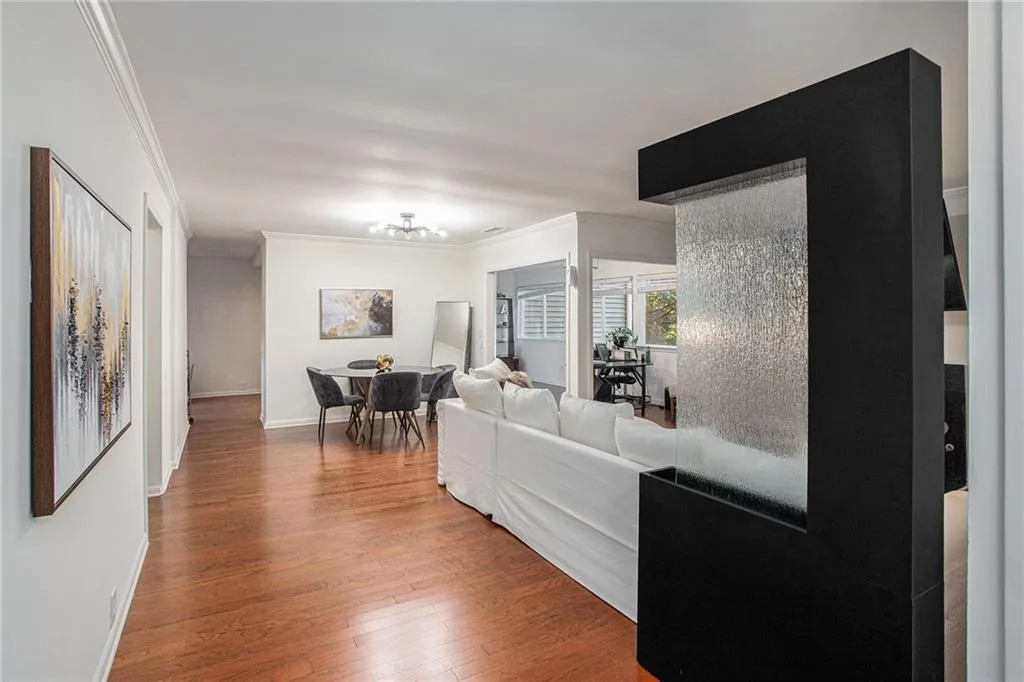30 Dunwoody Springs Drive, Sandy Springs, Georgia 30328, 2 Bedrooms Bedrooms, ,2 BathroomsBathrooms,Residential,Sold,30 Dunwoody Springs Drive,7086927