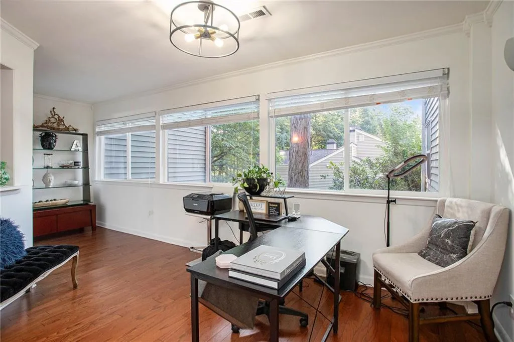 30 Dunwoody Springs Drive, Sandy Springs, Georgia 30328, 2 Bedrooms Bedrooms, ,2 BathroomsBathrooms,Residential,Sold,30 Dunwoody Springs Drive,7086927