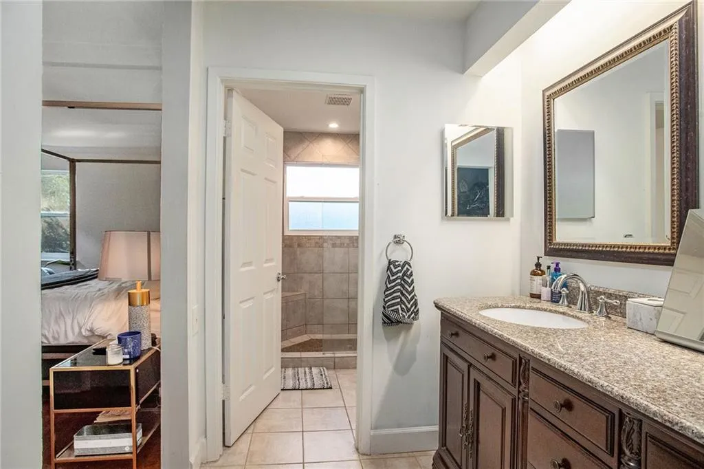 30 Dunwoody Springs Drive, Sandy Springs, Georgia 30328, 2 Bedrooms Bedrooms, ,2 BathroomsBathrooms,Residential,Sold,30 Dunwoody Springs Drive,7086927