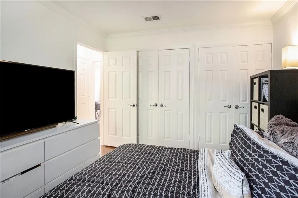 30 Dunwoody Springs Drive, Sandy Springs, Georgia 30328, 2 Bedrooms Bedrooms, ,2 BathroomsBathrooms,Residential,Sold,30 Dunwoody Springs Drive,7086927