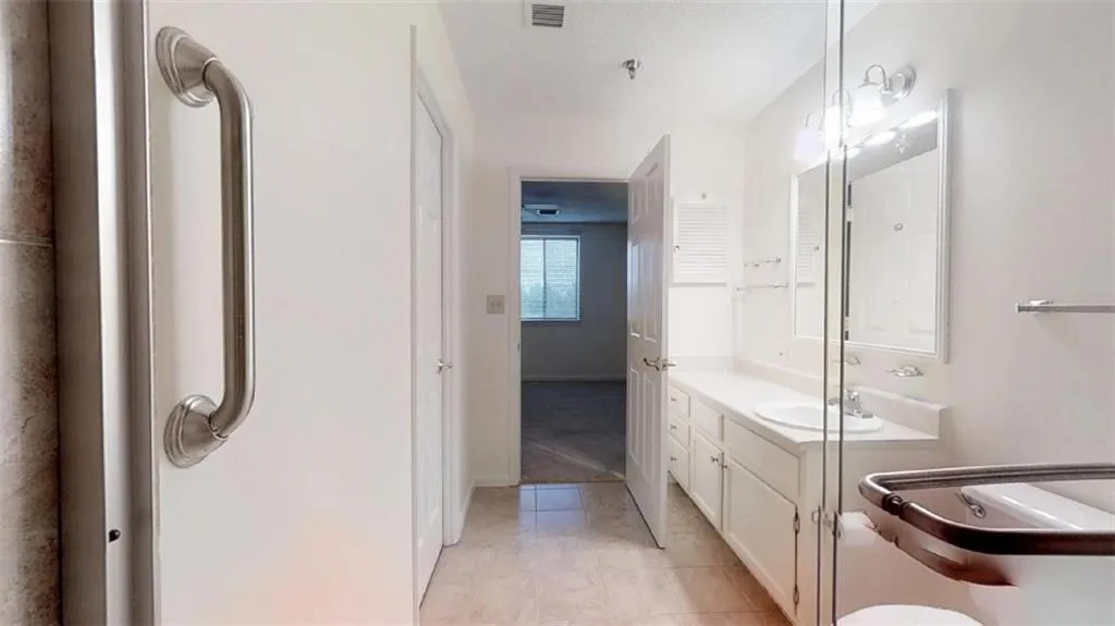 300 Johnson Ferry Road Ne Unit B509, Sandy Springs, Georgia 30328, 1 Bedroom Bedrooms, ,1 BathroomBathrooms,Residential,Sold,300 Johnson Ferry Road Ne Unit B509,6534086