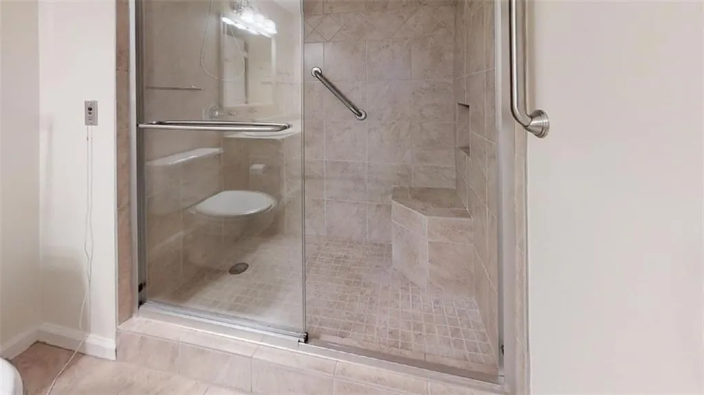 300 Johnson Ferry Road Ne Unit B509, Sandy Springs, Georgia 30328, 1 Bedroom Bedrooms, ,1 BathroomBathrooms,Residential,Sold,300 Johnson Ferry Road Ne Unit B509,6534086