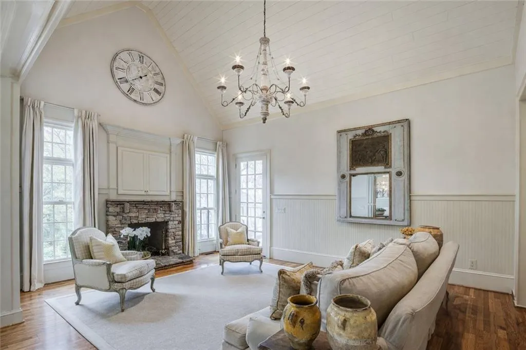 1005 Heards Ferry Road, Sandy Springs, Georgia 30328, 7 Bedrooms Bedrooms, ,7 BathroomsBathrooms,Residential,For Sale,1005 Heards Ferry Road,7721740