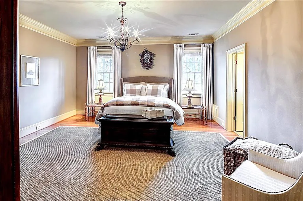 2nd Primary suite + 2nd laundry