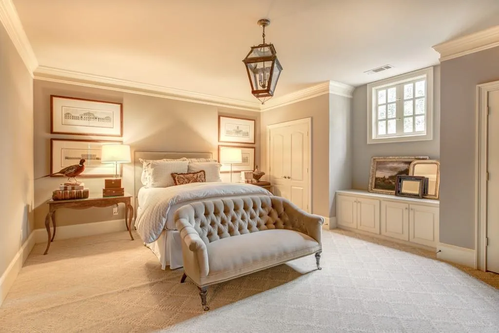 4 generously sized bedrooms upstairs